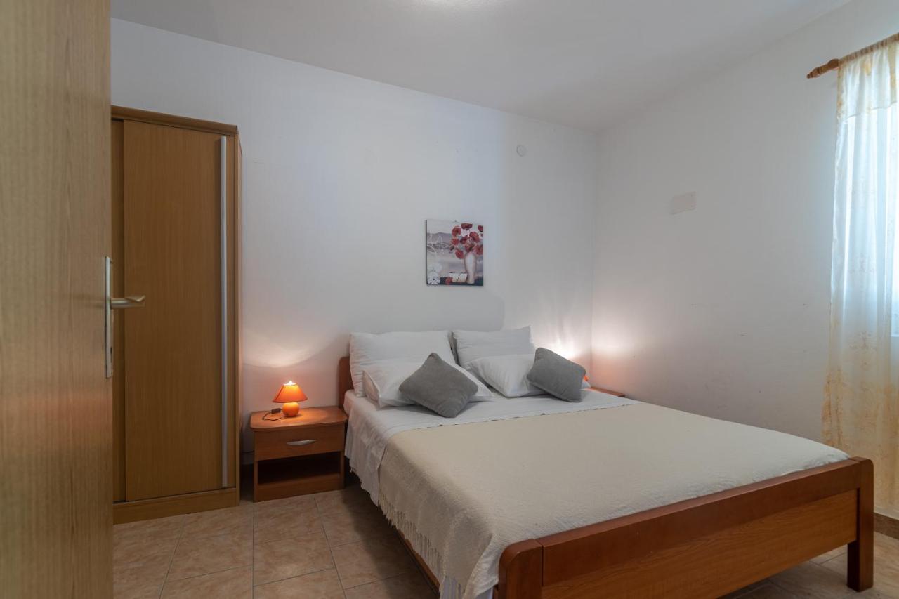 Apartments With A Parking Space Ivan Dolac, Hvar - 15784 Екстериор снимка