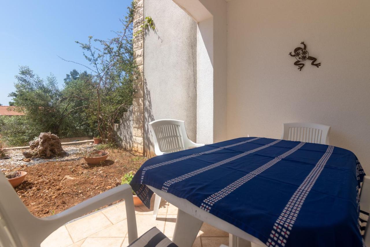 Apartments With A Parking Space Ivan Dolac, Hvar - 15784 Екстериор снимка