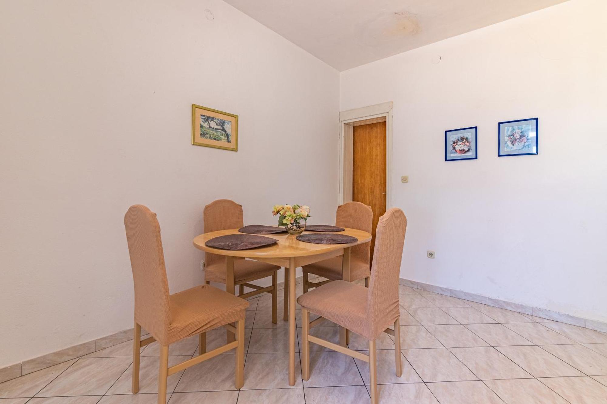 Apartments With A Parking Space Ivan Dolac, Hvar - 15784 Стая снимка